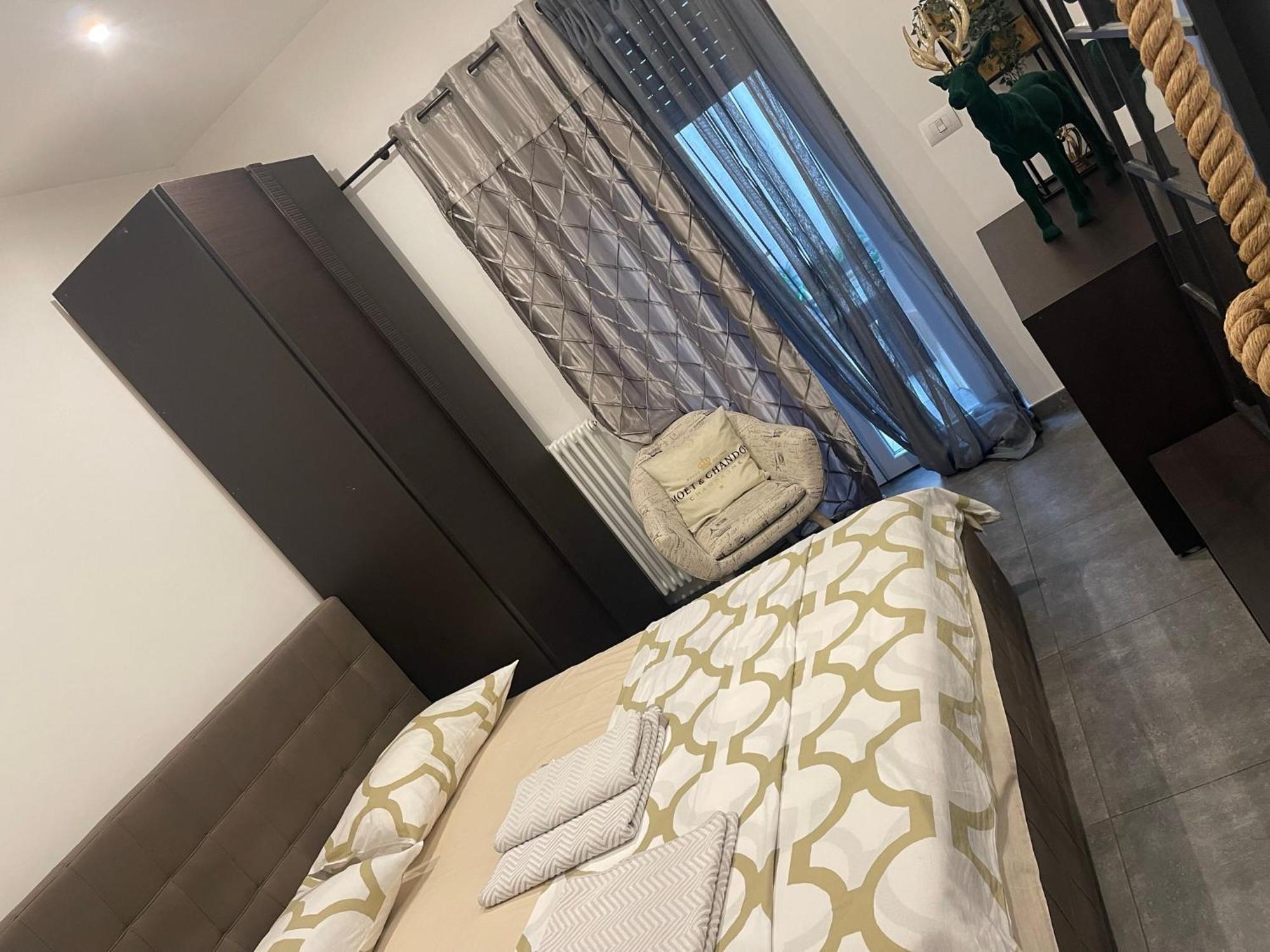 Decoluxe !Apartamento Con 1 Camera Da Letto , In Zona San Paolo , Via Martiniana Turijn Buitenkant foto